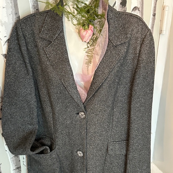 GRAY CASHMERE KNEE LENGTH COAT - Picture 4 of 4